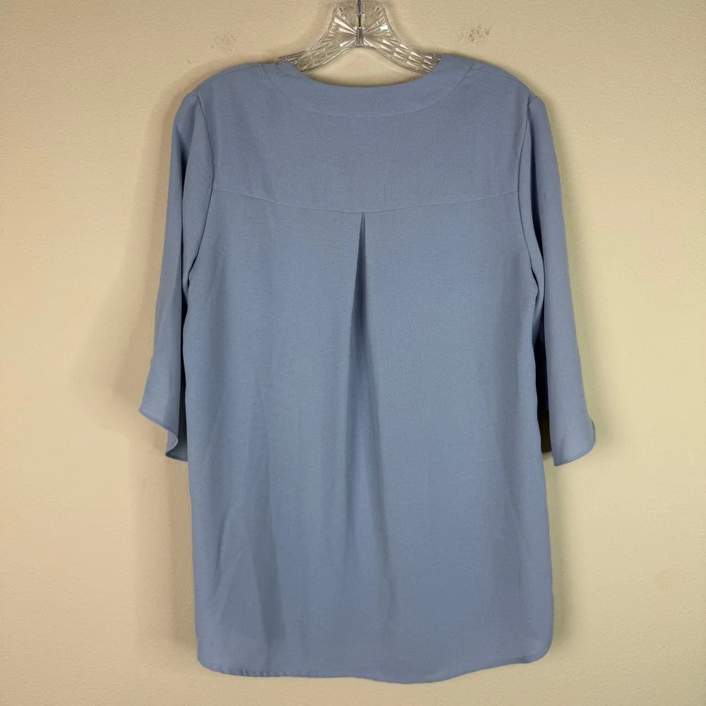 FUNLINGO Blouse Women Medium Blue V-Neck Button Short Sleeve Pleated Back Top